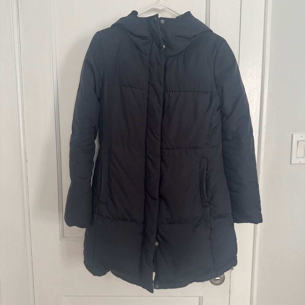 GAP Black Puffer Jacket with Hood and Diamond Quilting